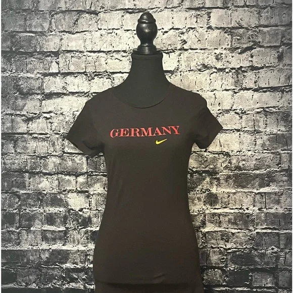 Nike Top - Picture 2 of 5